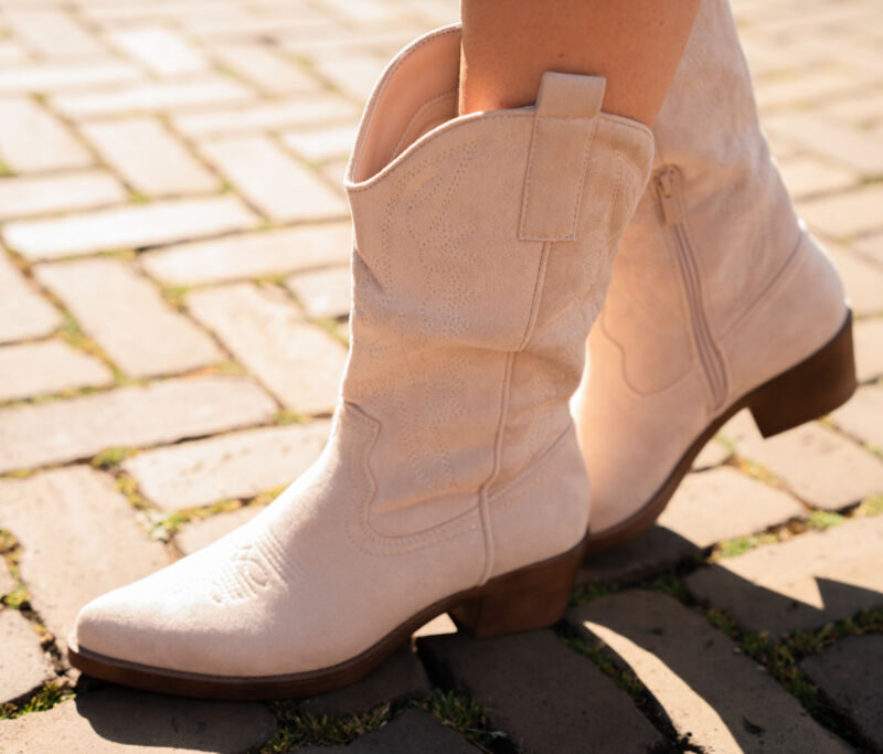 cowboy suede beige new