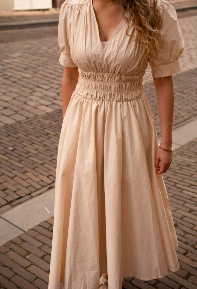 Beige dress smocked Sofie