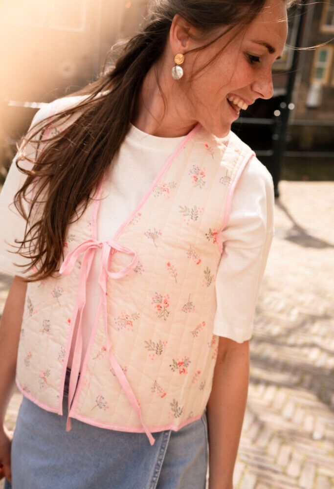 Daphne flower gilet
