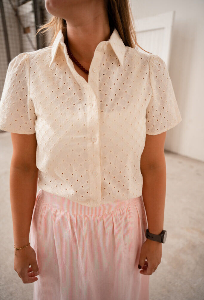 daphne beige blouse broderie short