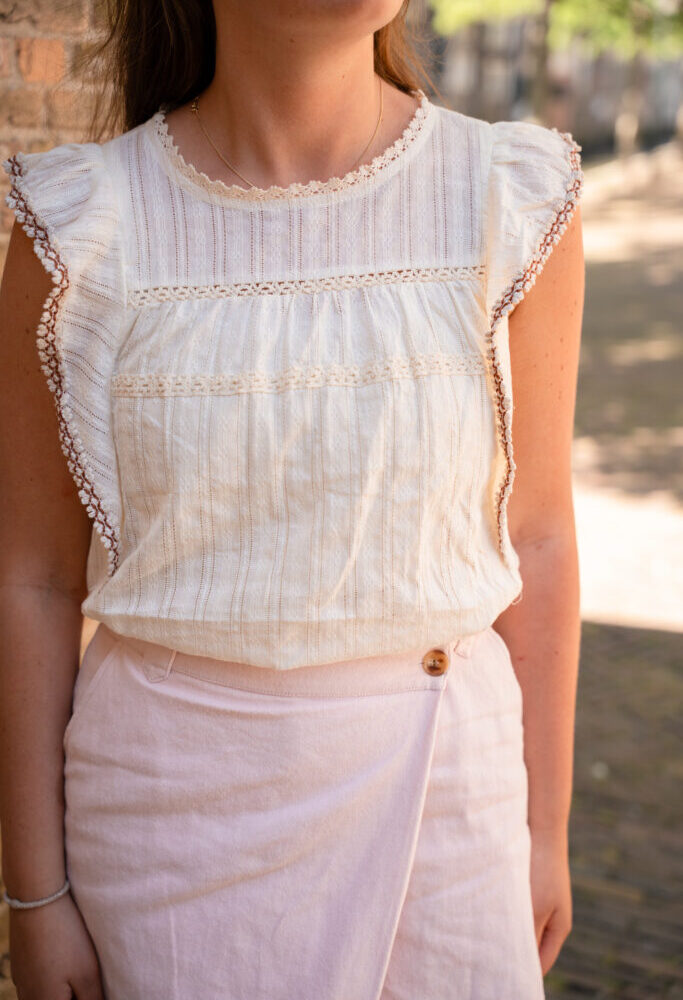 Alexia cotton top ruffle beige