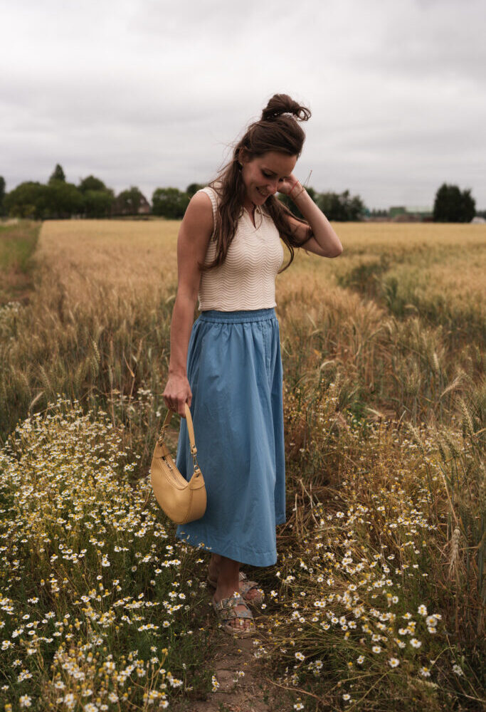 milo skirt blue with pockets