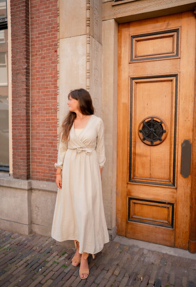 madame dress Italy beige
