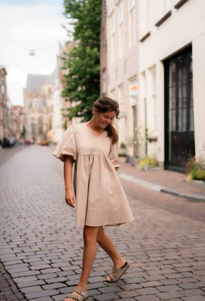 beige dress azzurro