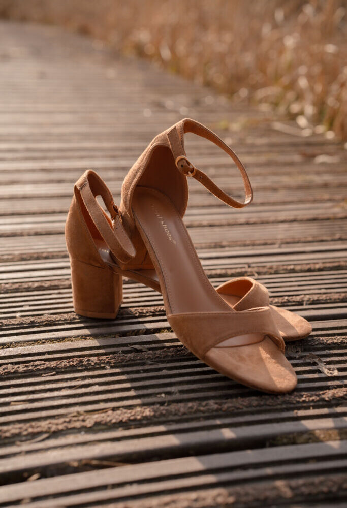 6200 suede camel heels