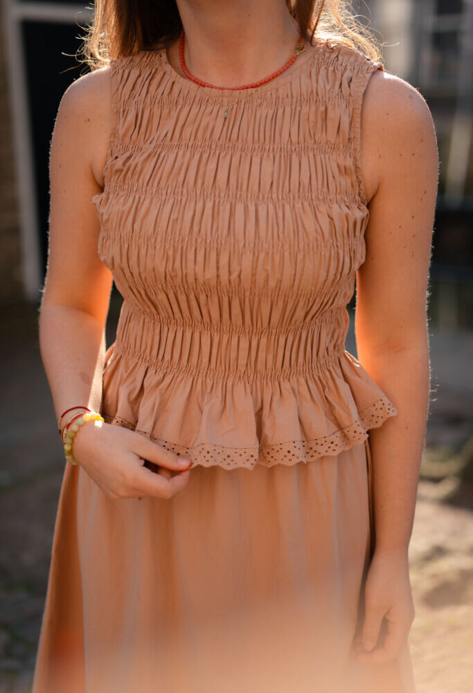 atelier 1725 camel top smocked