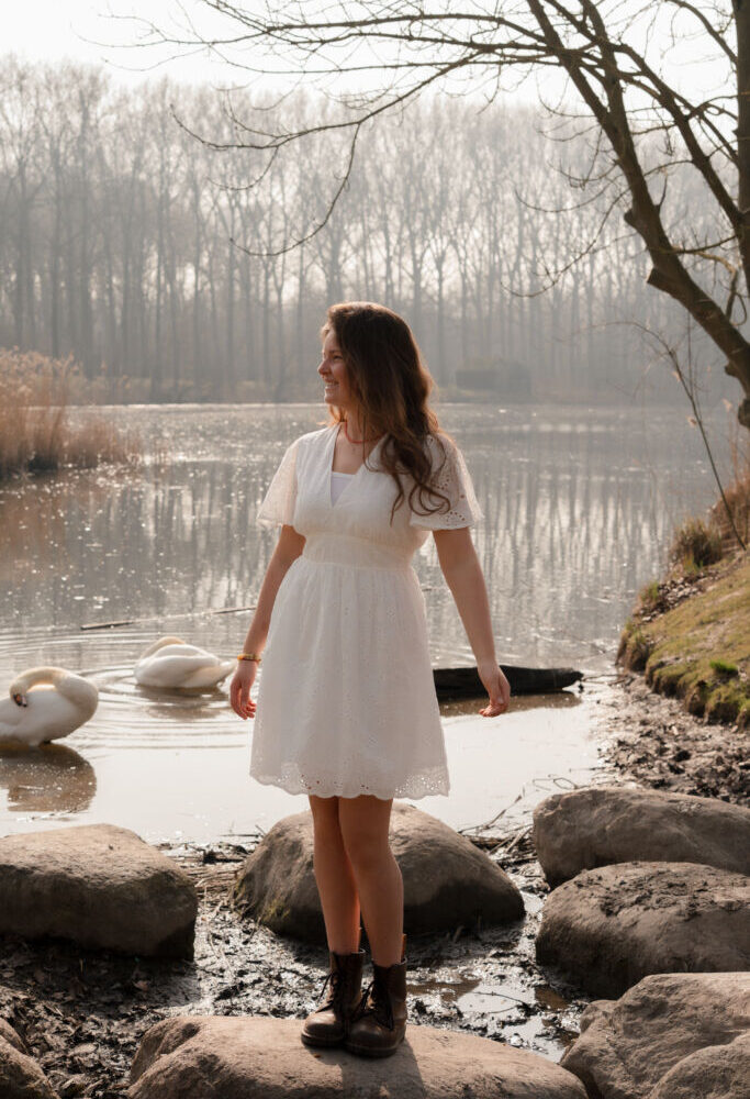 april blanc dress broderie perf 918