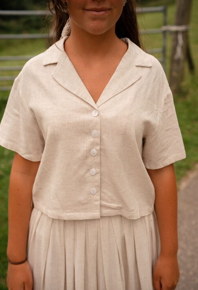 11333 beige short blouse olivia
