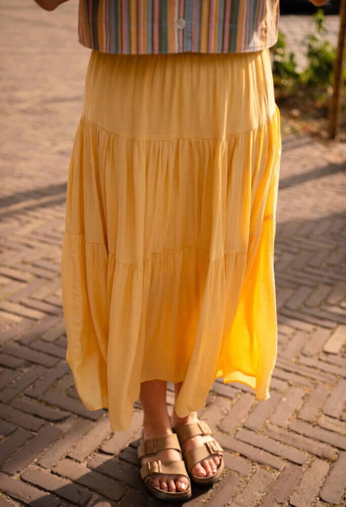 april 519 skirt ligt yellow vic